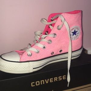 CONVERSE **LIKE NEW** High Tops